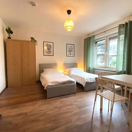 Cozy Apartment In Oberhausen Oberhausen  Exteriör bild