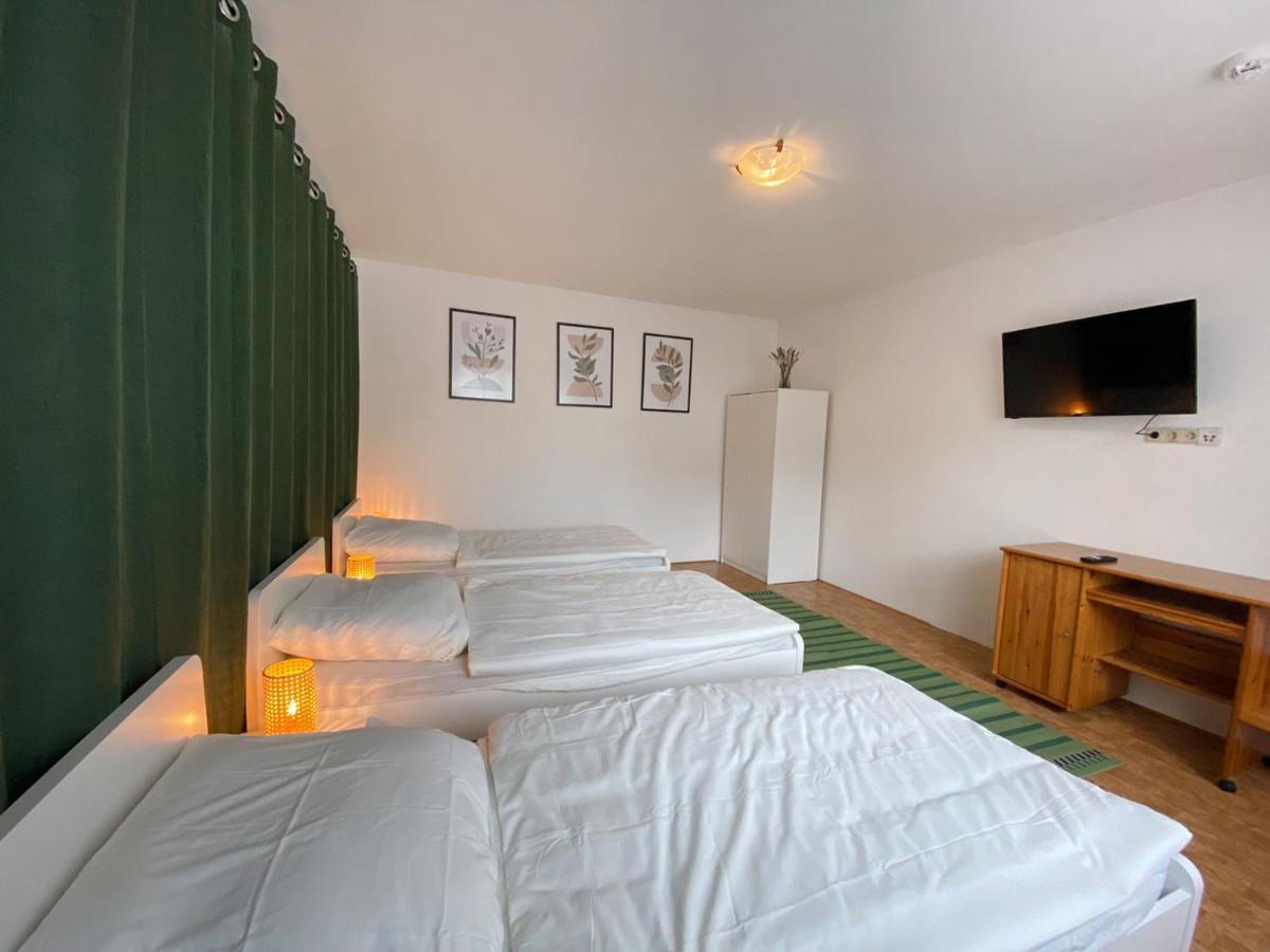 Cozy Apartment In Oberhausen Oberhausen  Exteriör bild