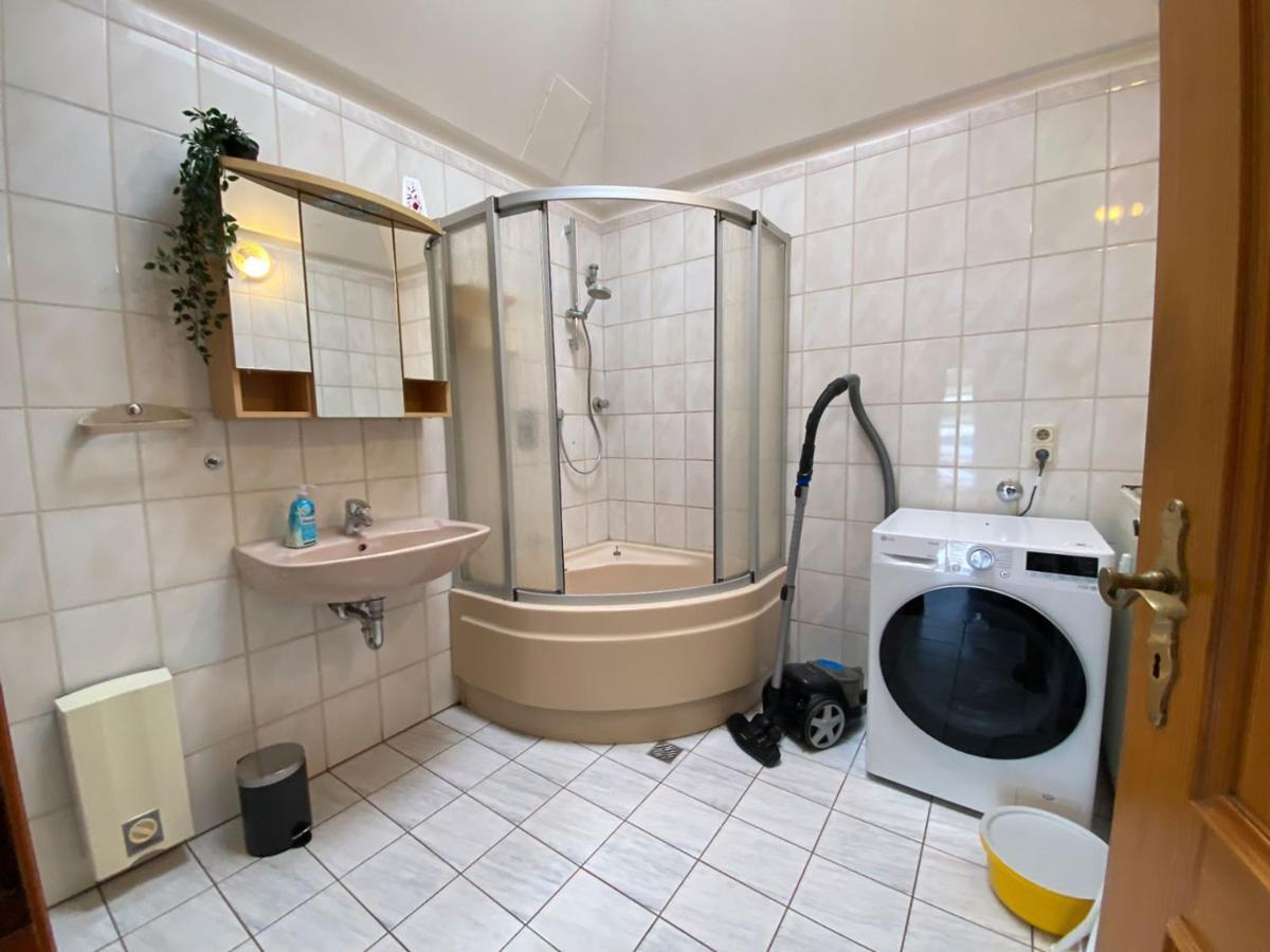 Cozy Apartment In Oberhausen Oberhausen  Exteriör bild