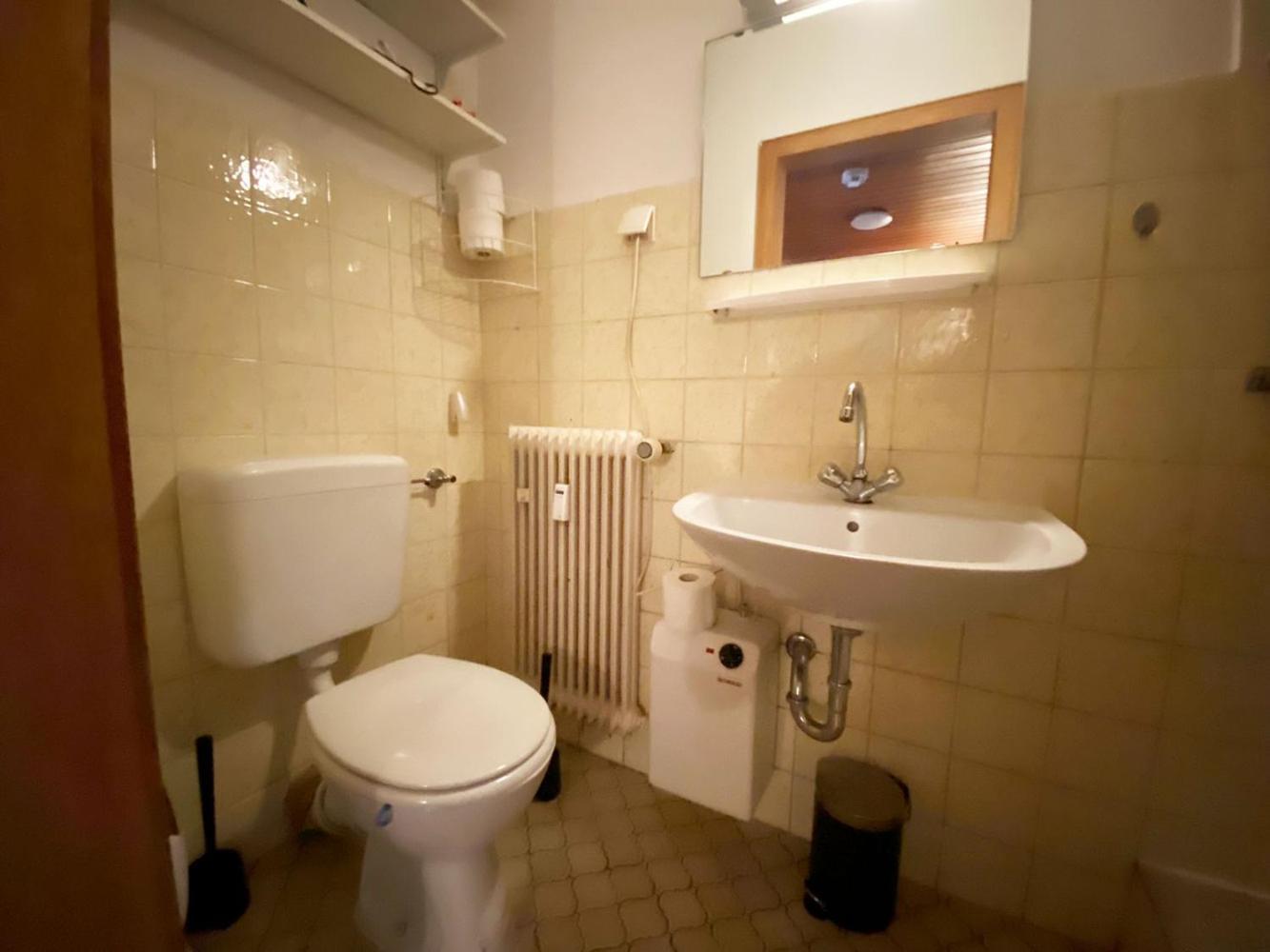 Cozy Apartment In Oberhausen Oberhausen  Exteriör bild