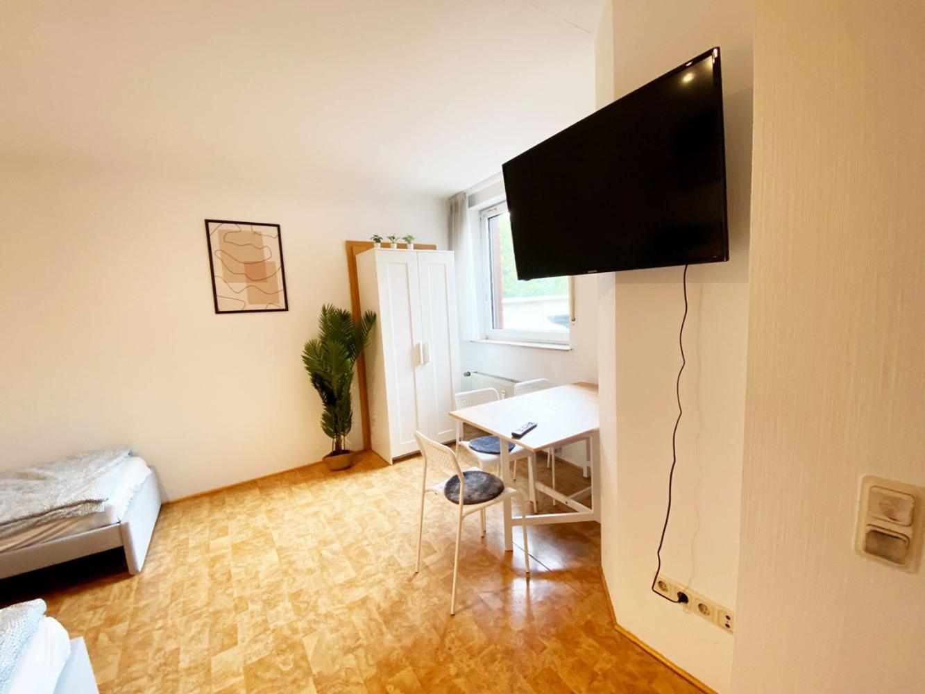 Cozy Apartment In Oberhausen Oberhausen  Exteriör bild