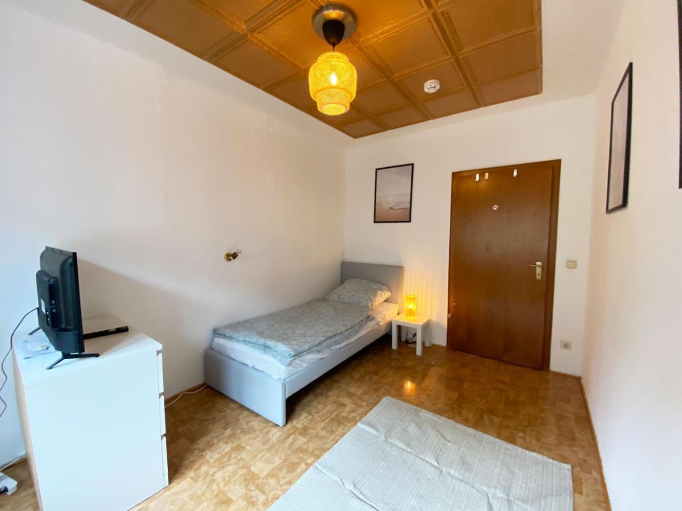 Cozy Apartment In Oberhausen Oberhausen  Exteriör bild